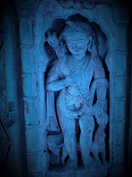 Et il protège aussi le voyageur