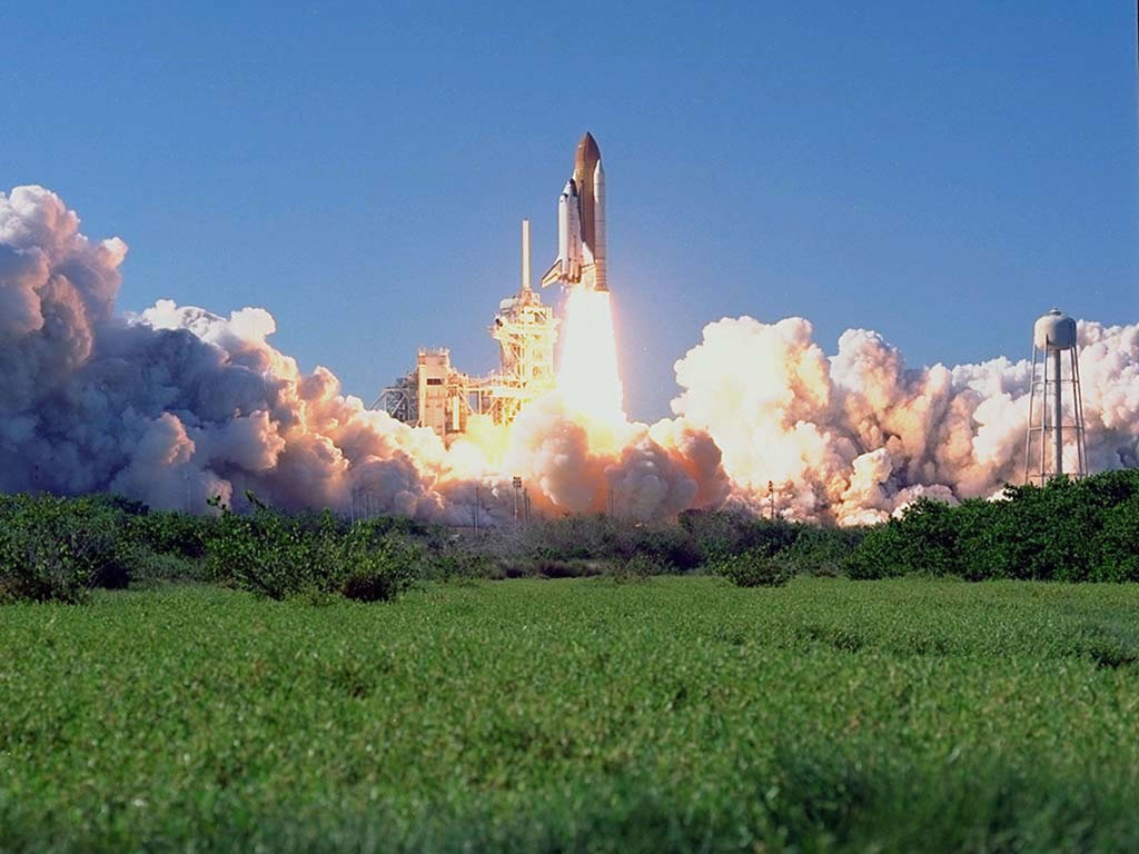 Beaucoup de puissance nécessaire pour arracher la navette spatiale à l'attraction terrestre