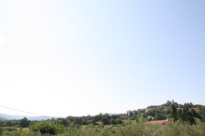 Beau ciel au dessus de Grimaud vers le nord/ouest