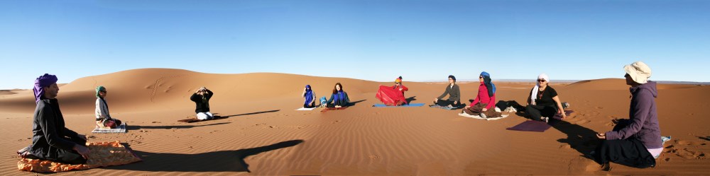 Pratique dans le désert du Yoga