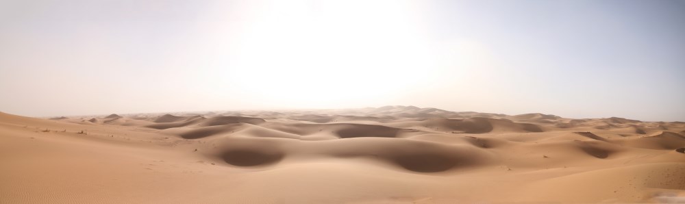 Désert à perte de vue et personne